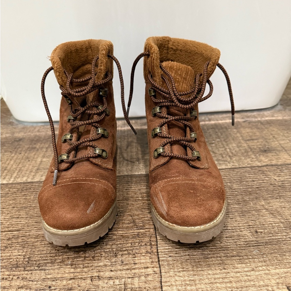 Brown boots